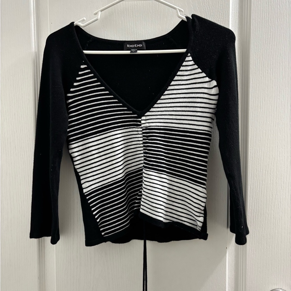 Bebe Black and White 3/4 Sleeve with front adjustable cinching. Size Large